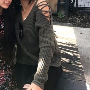 Green Laced Sweater / Pacsun